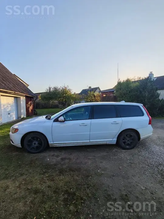 Volvo V70 2008 photo 2