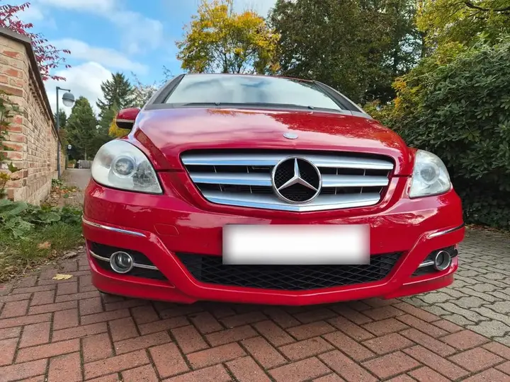 Mercedes-Benz B200