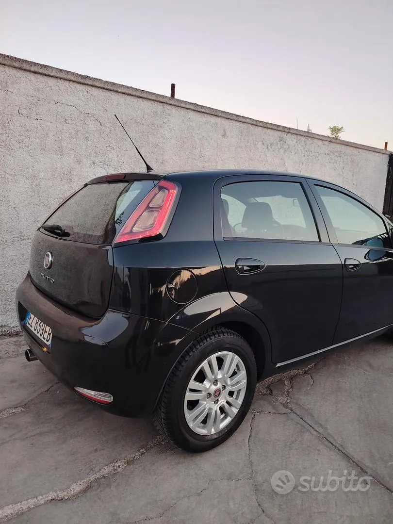Fiat Punto 2015 photo 2