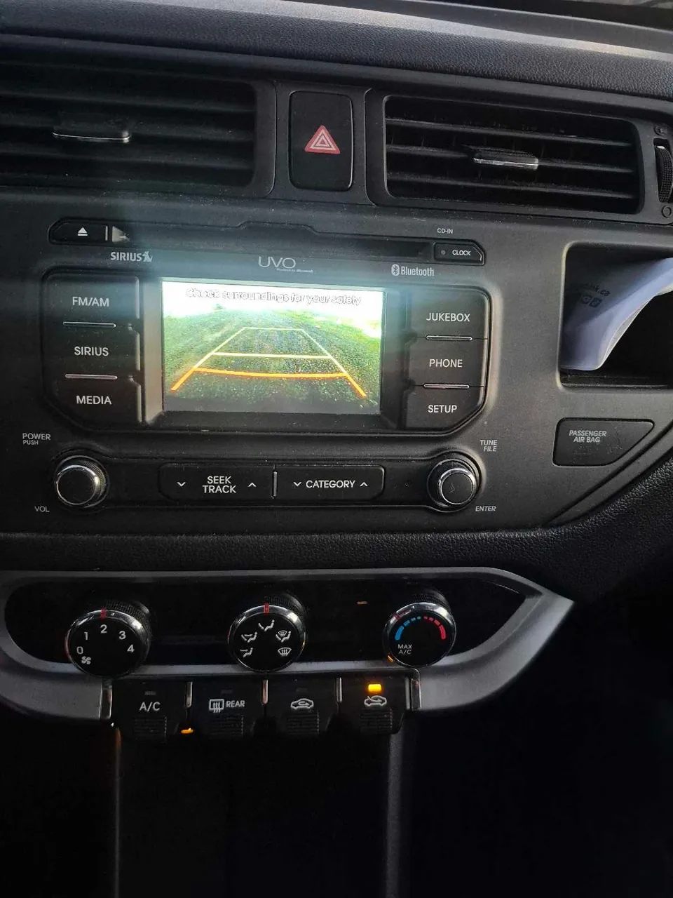 Kia Rio 2015 photo 5