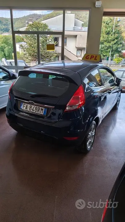 Ford Fiesta 2015 photo 4