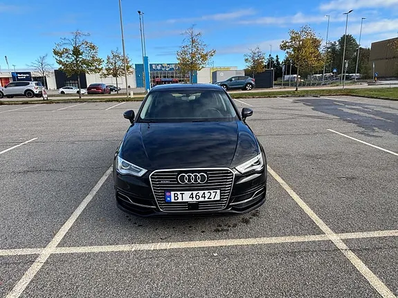 Audi E-Tron 2016 photo 2
