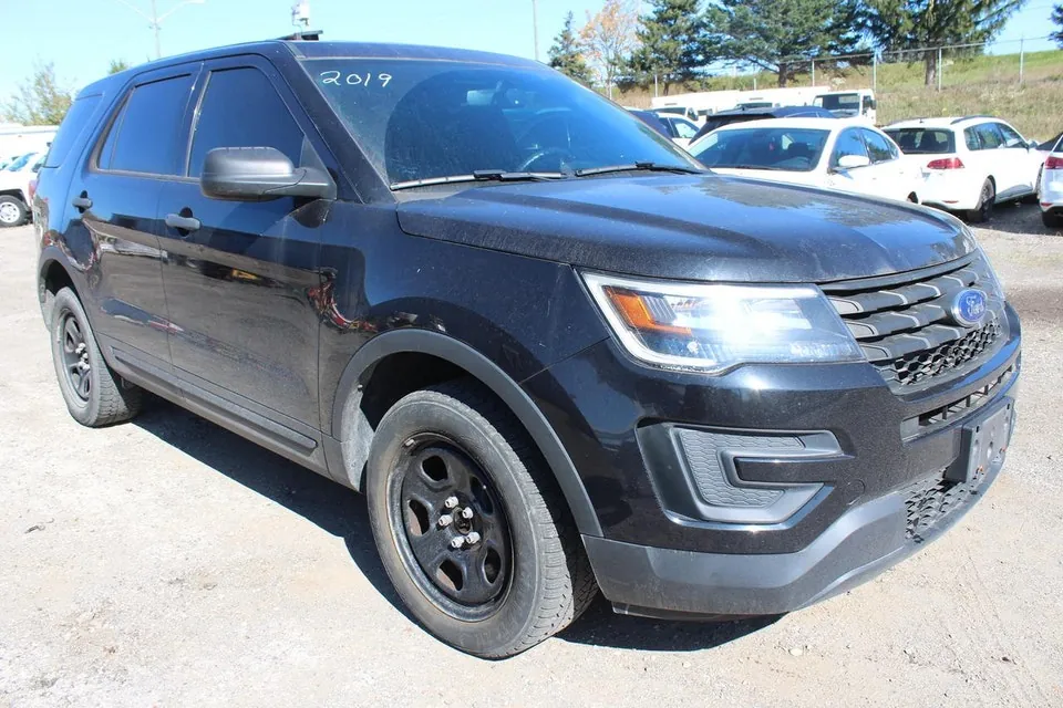 Ford Police Interceptor Utility 2019 photo 2