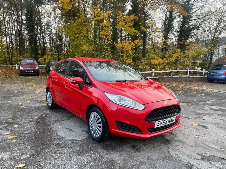Ford Fiesta 2013 photo 2