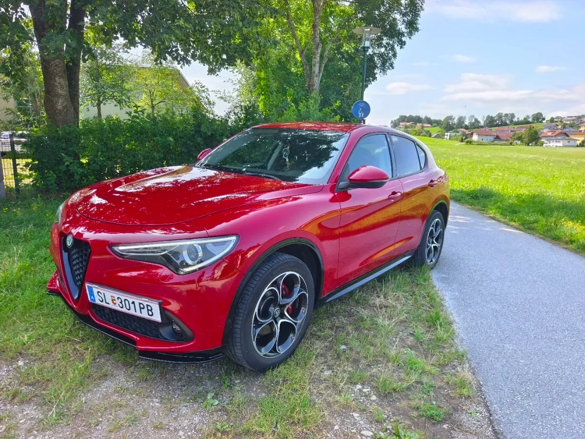 Alfa Romeo Stelvio 2017 photo 2