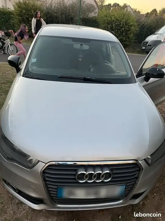 Audi A1 2010 photo 3
