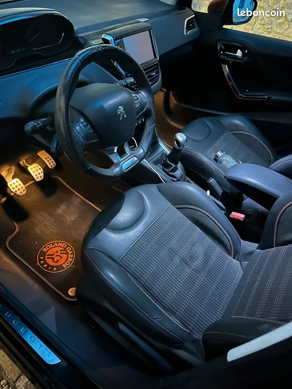 Peugeot 208 2016 photo 3
