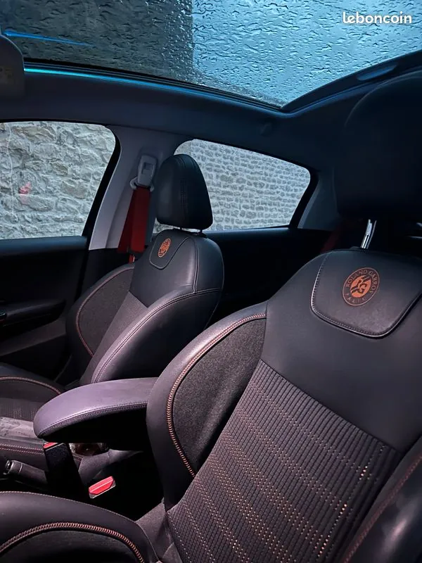 Peugeot 208 2016 photo 4