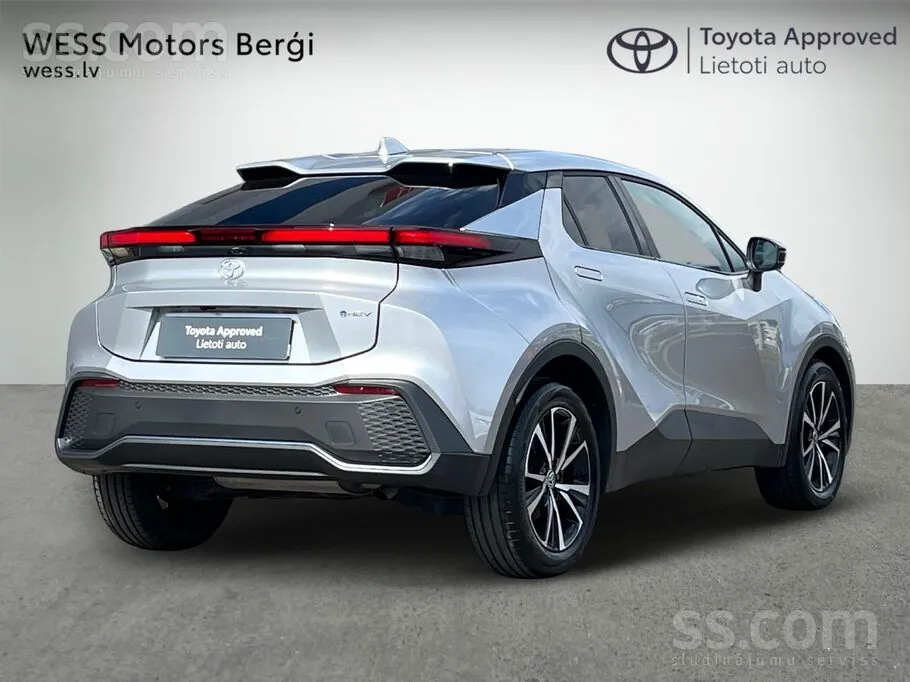 Toyota C-Hr 2024 photo 2