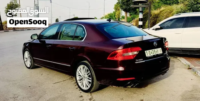 Skoda Superb 2011 photo 5
