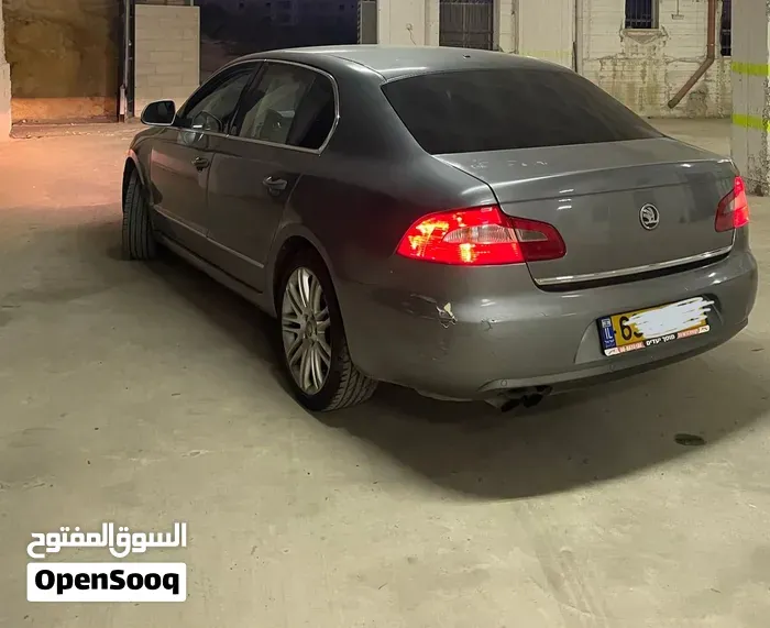 Skoda Superb 2011 photo 4