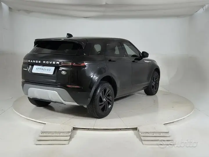 Land Rover Evoque 2021 photo 2