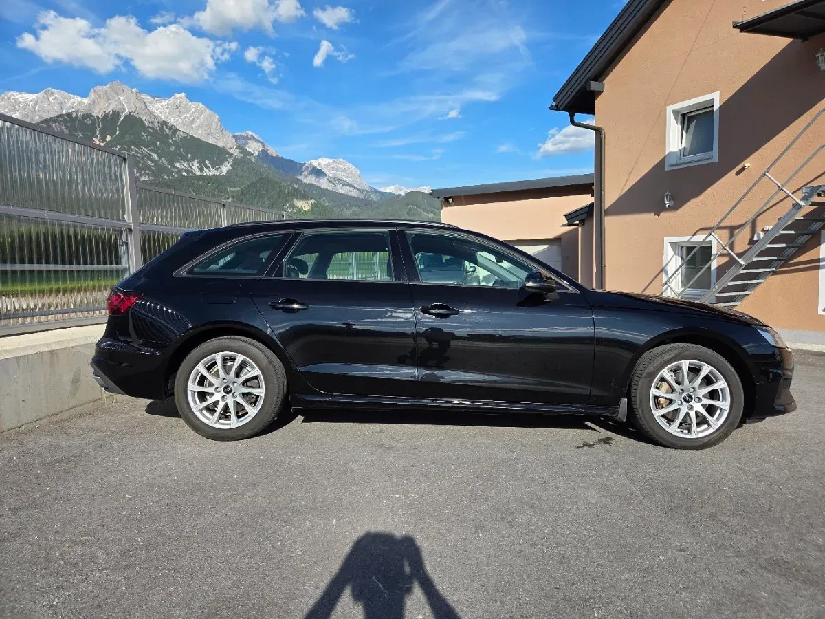 Audi A4 2021 photo 2