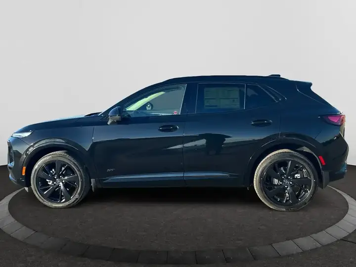 Buick Envision 2026 photo 2