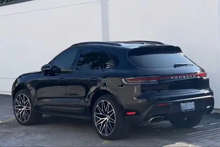 Porsche Macan 2022 photo 2