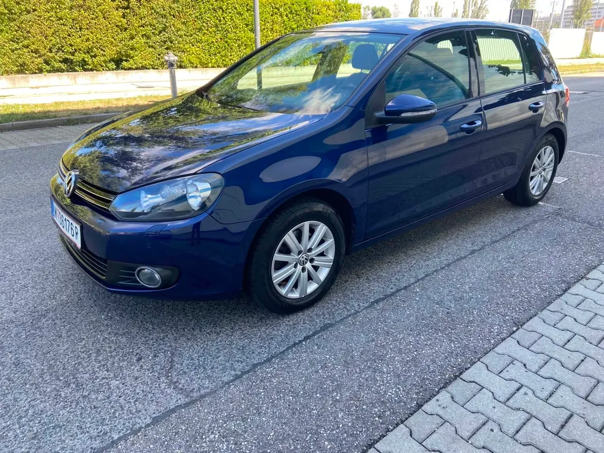 Volkswagen Golf 2012 photo 2