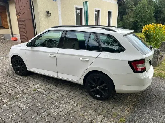 Skoda Fabia 2017 photo 3