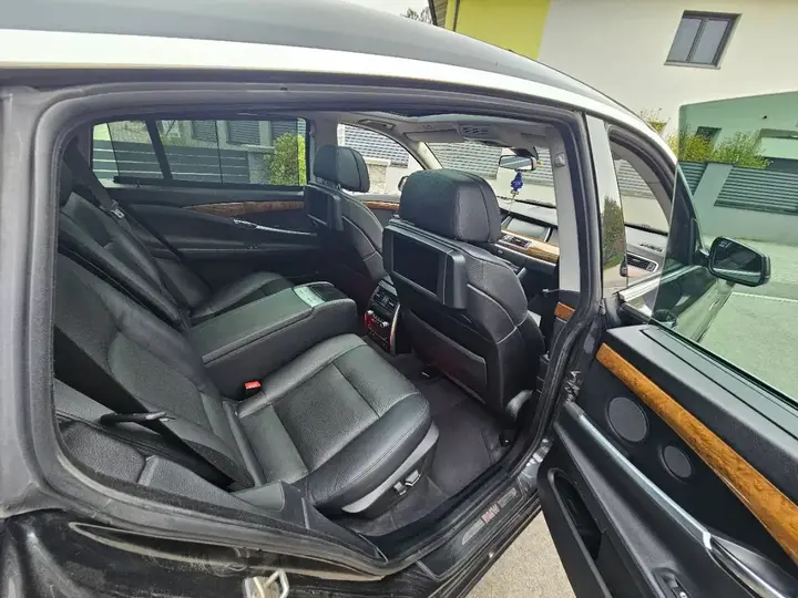 BMW 5 Series 2012 photo 3