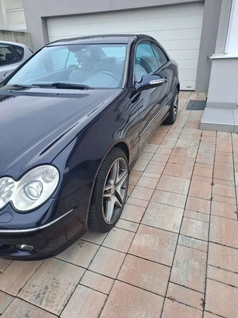 Mercedes-Benz Clk-Class 2003 photo 3