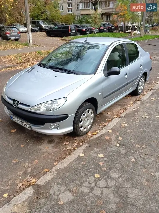 Peugeot 206 2008 photo 5