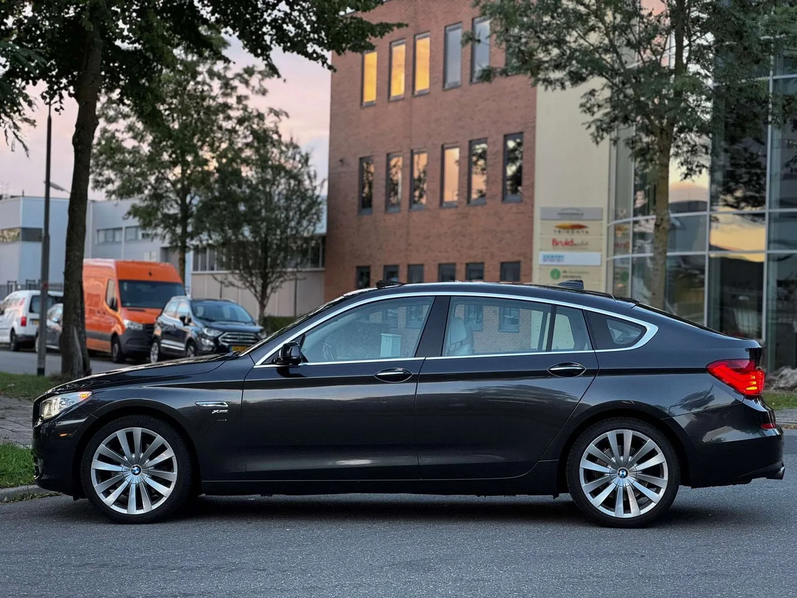 BMW 535 Gran Turismo 2011 photo 2