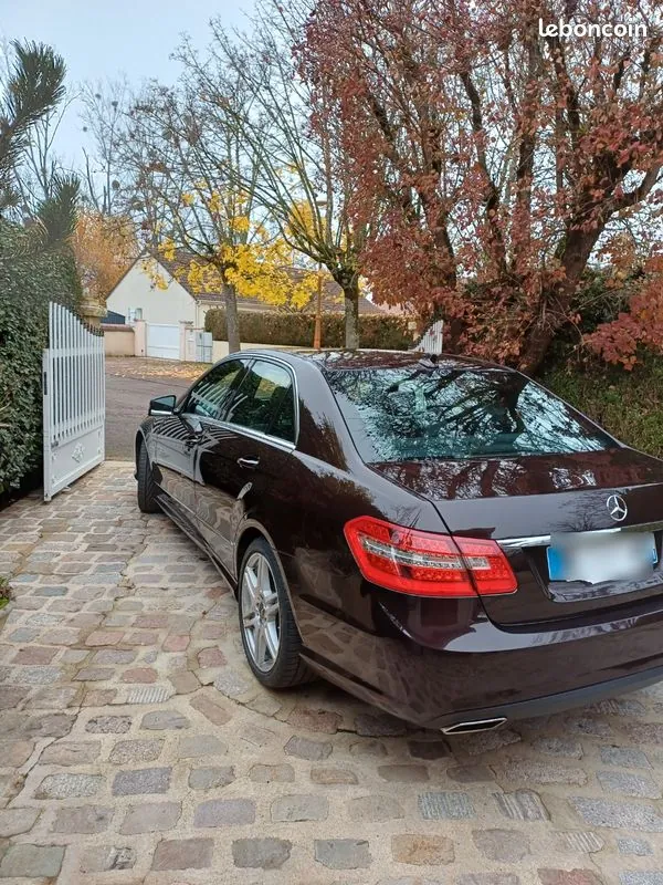Mercedes-Benz E-Class 2011 photo 2