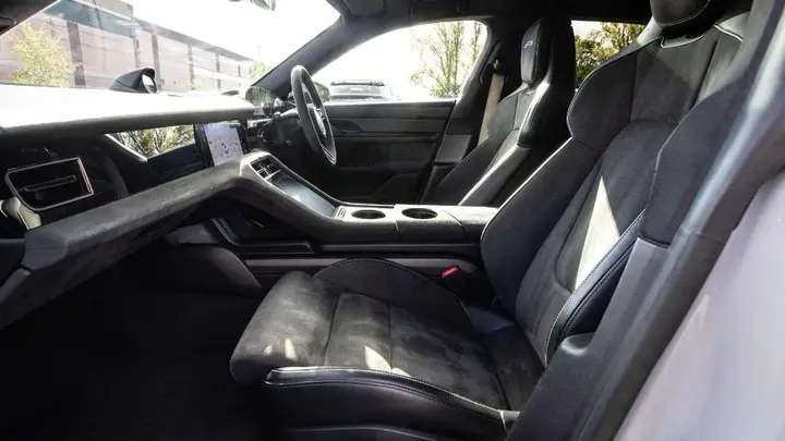Porsche Taycan 2023 photo 3