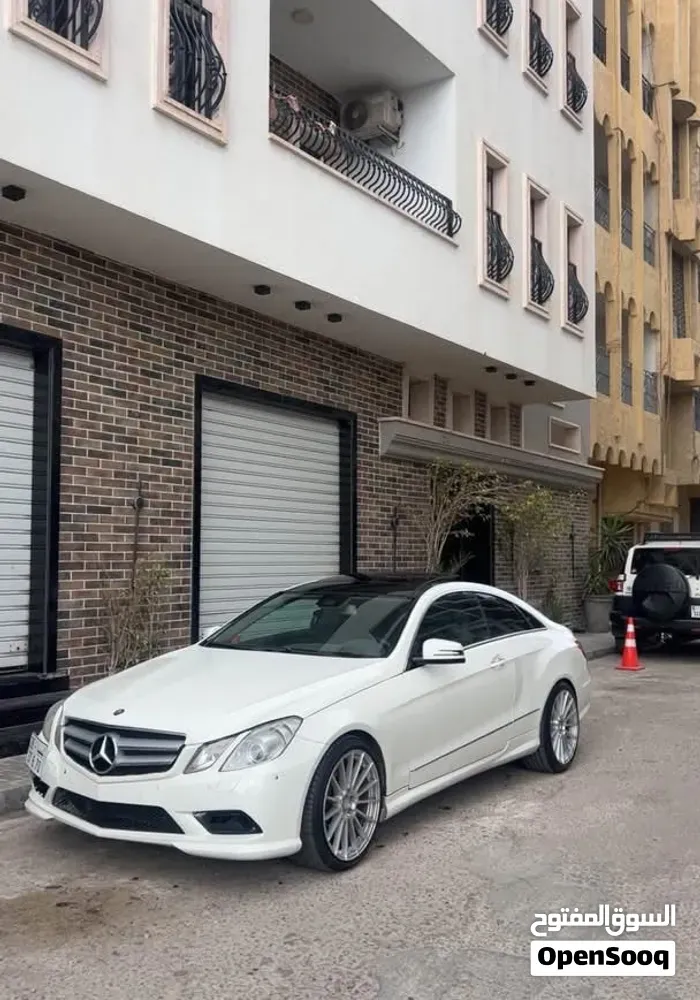 Mercedes-Benz E-Class 2011 photo 4