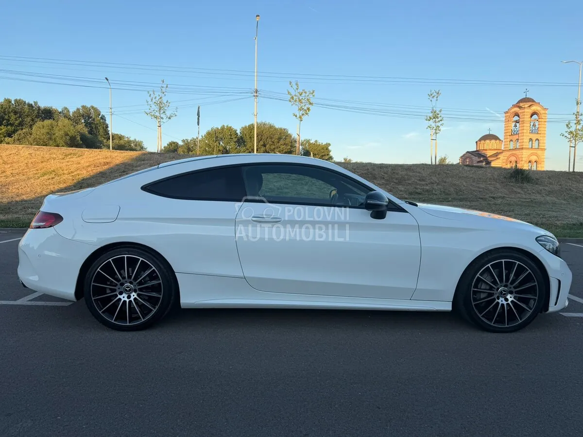 Mercedes-Benz C 300 2019 photo 4