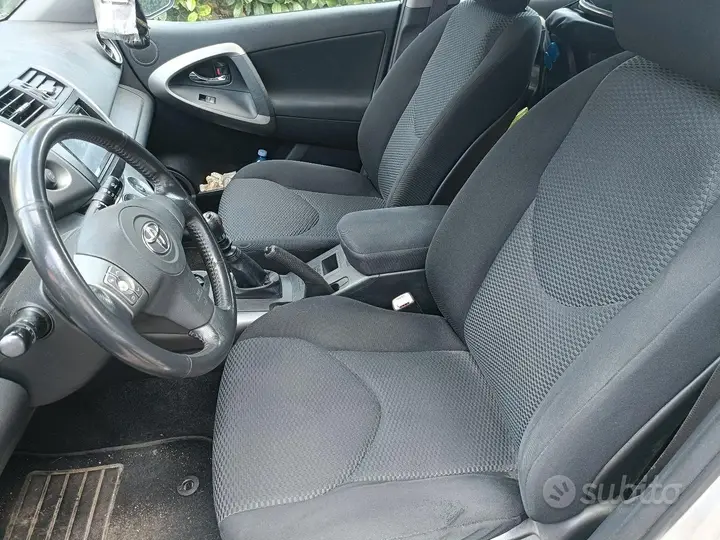 Toyota Rav4 2007 photo 2