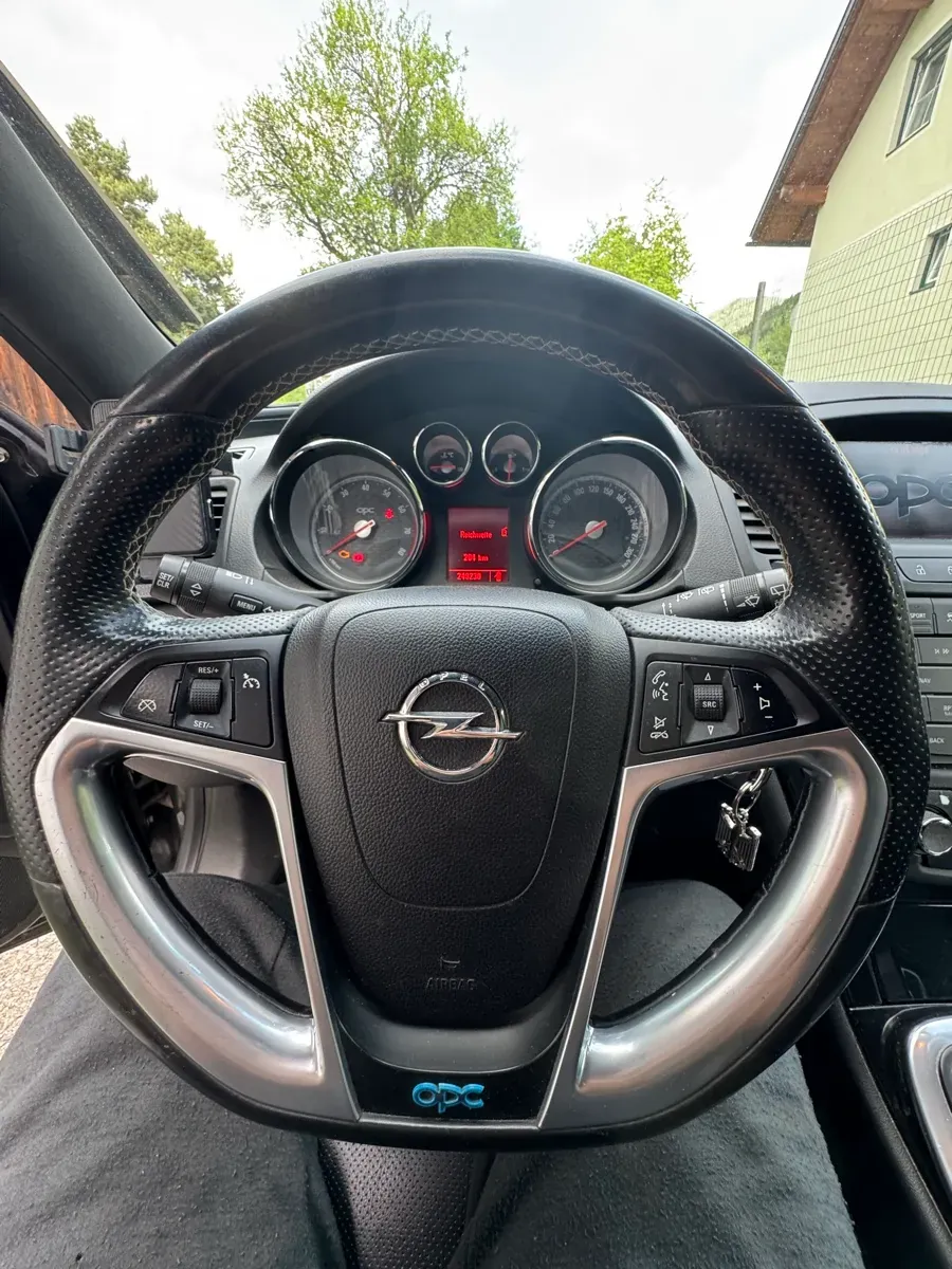 Opel Insignia 2010 photo 2