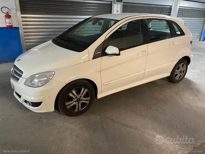 Mercedes-Benz B 180 Ngt