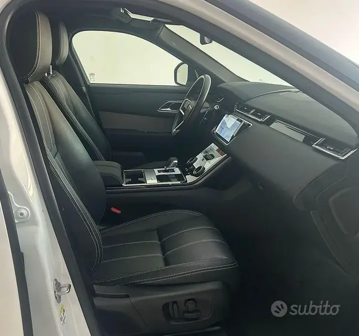 Land Rover Velar 2022 photo 3