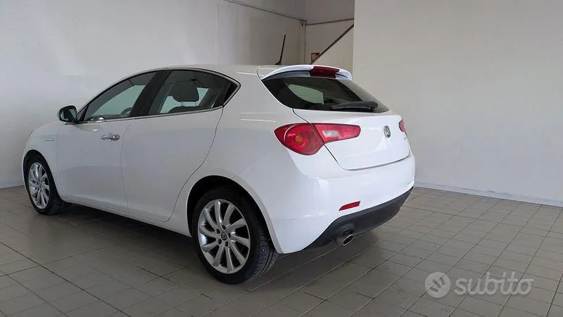 Alfa Romeo Giulietta 2016 photo 4