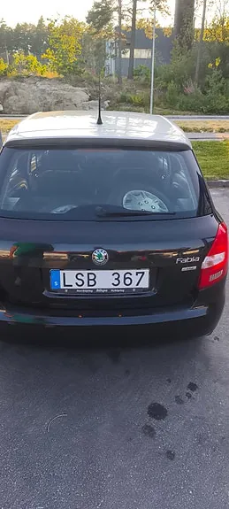Skoda Fabia 2011 photo 4