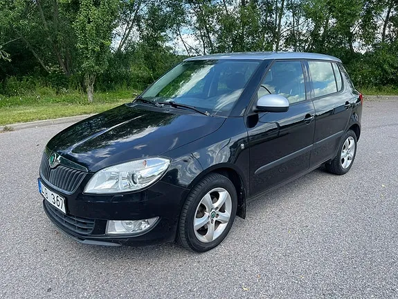 Skoda Fabia 2011 photo 3