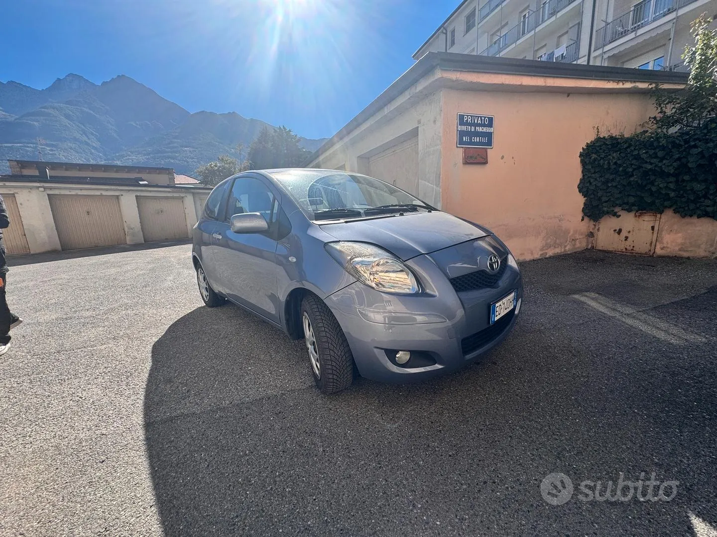 Toyota Yaris 2010 photo 2