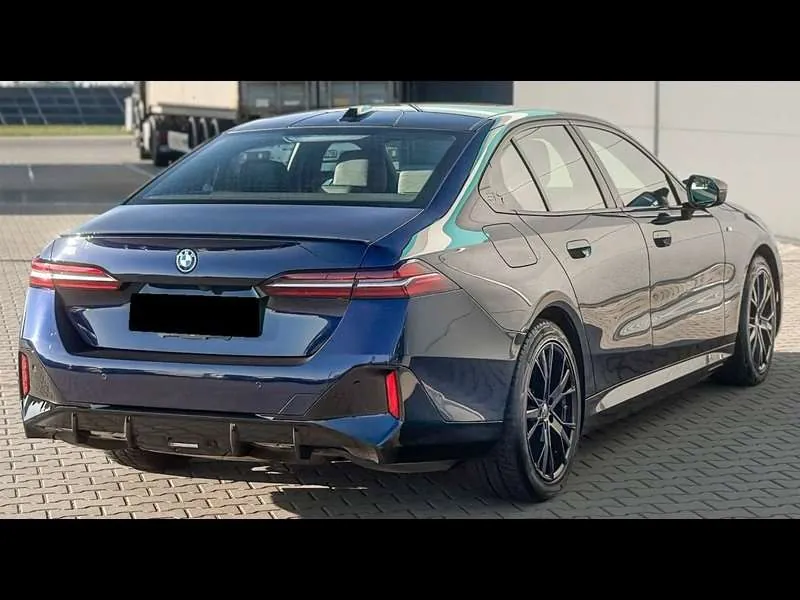 BMW I5 2025 photo 5