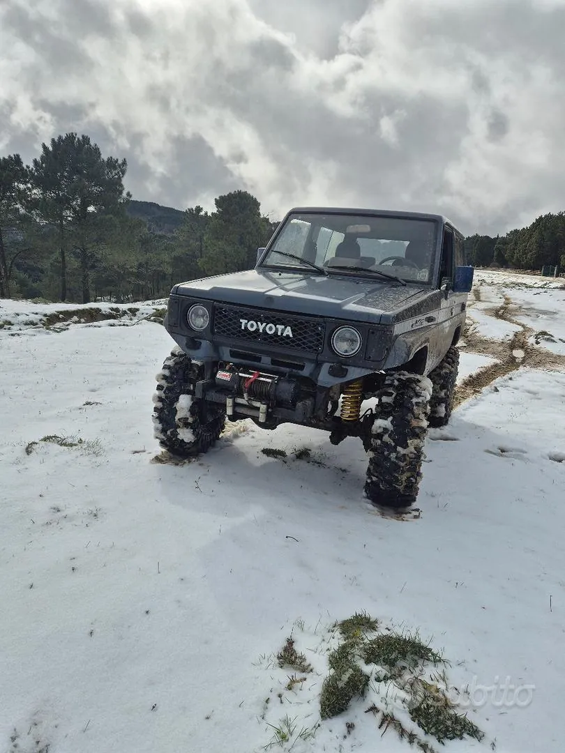Toyota Land Cruiser 1987 photo 2