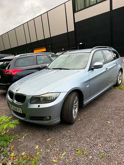 BMW 316I 2009 photo 2