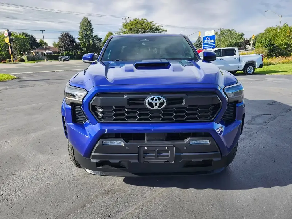 Toyota Tacoma 2024 photo 2
