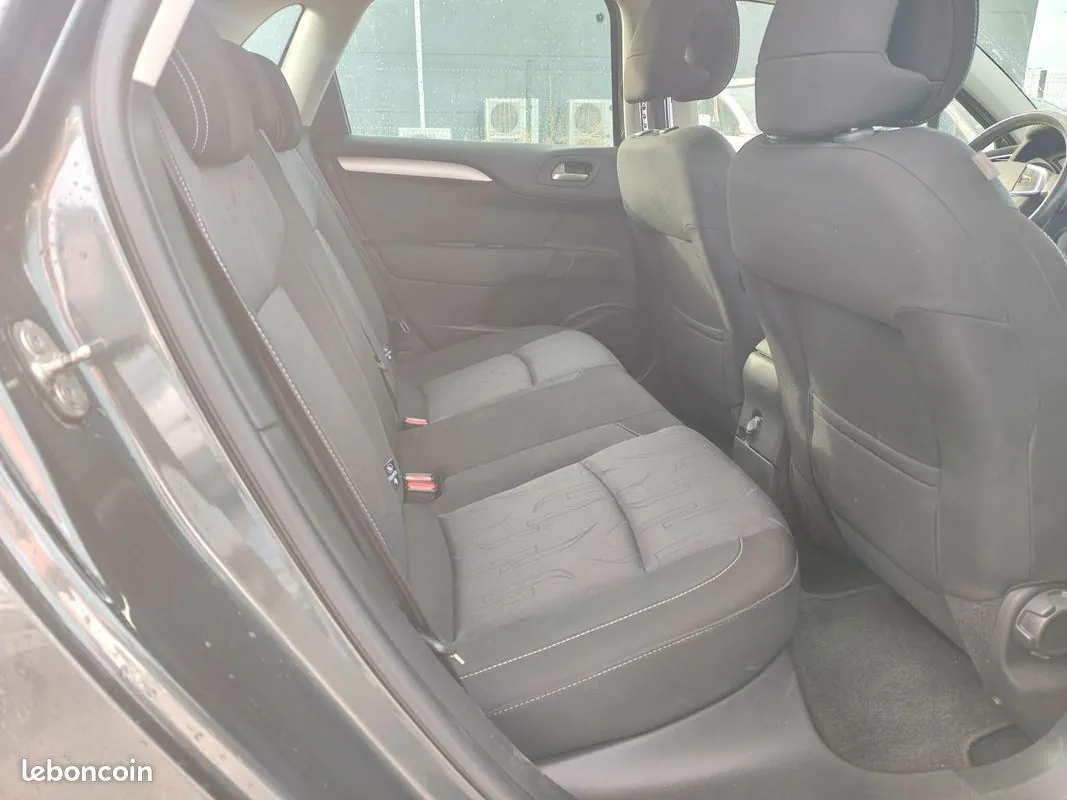 Citroen C4 2012 photo 5