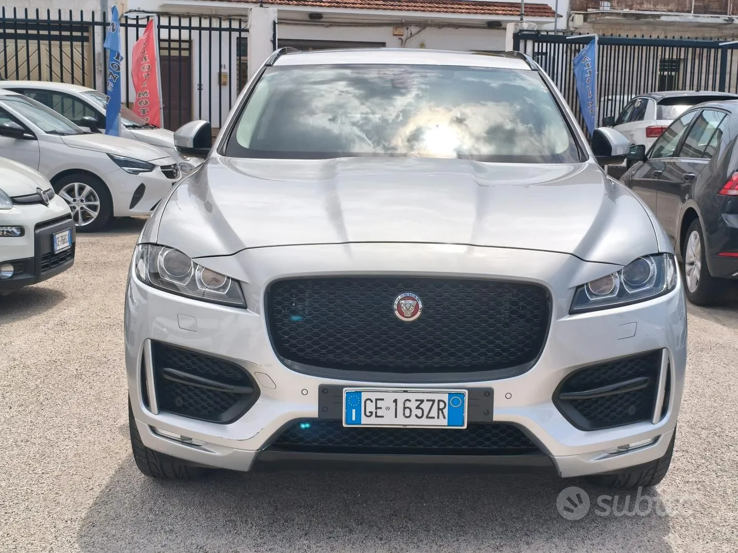 Jaguar F-Pace 2019 photo 2