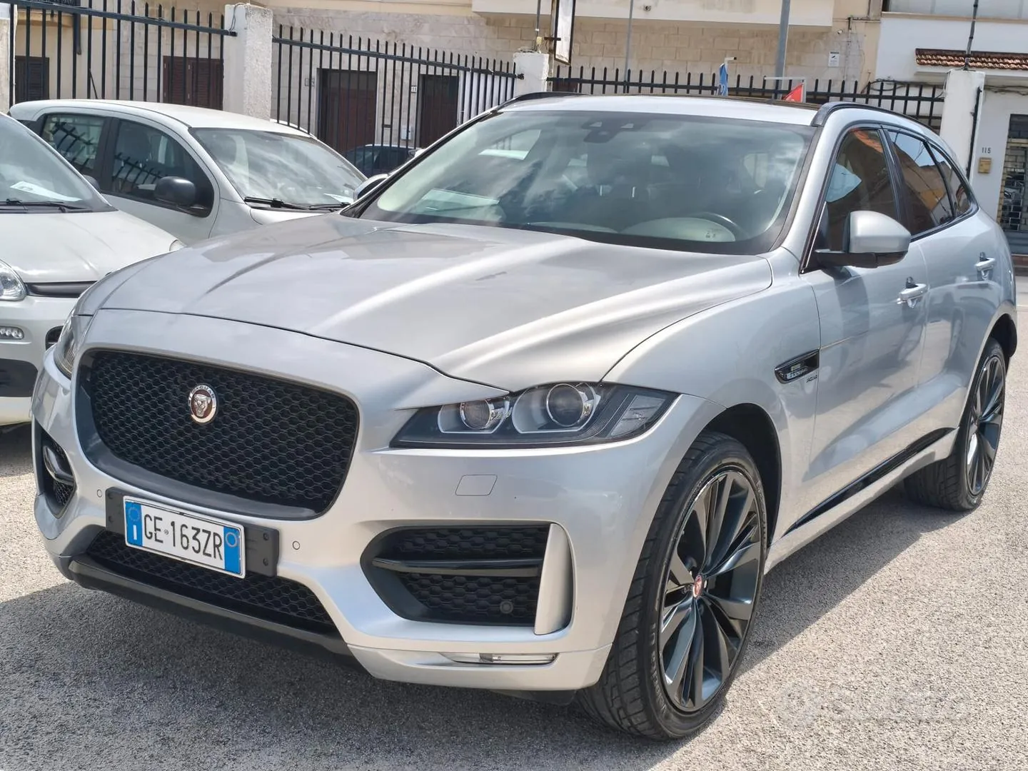 Jaguar F-Pace 2019 photo 3