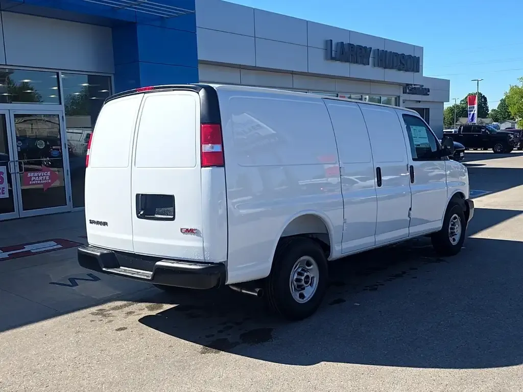 GMC Savana 2026 photo 3