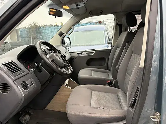 Volkswagen Multivan 2008 photo 5