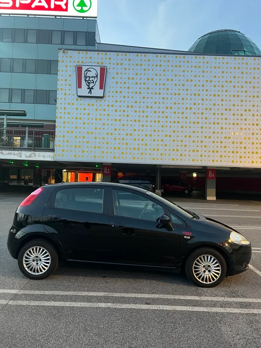 Fiat Grande Punto 2007 photo 3