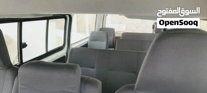 Toyota Hiace 2012 photo 2