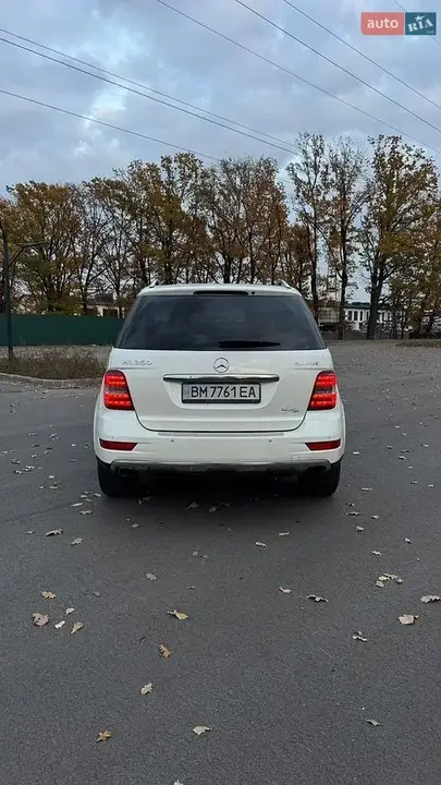 Mercedes-Benz M-Class 2011 photo 4
