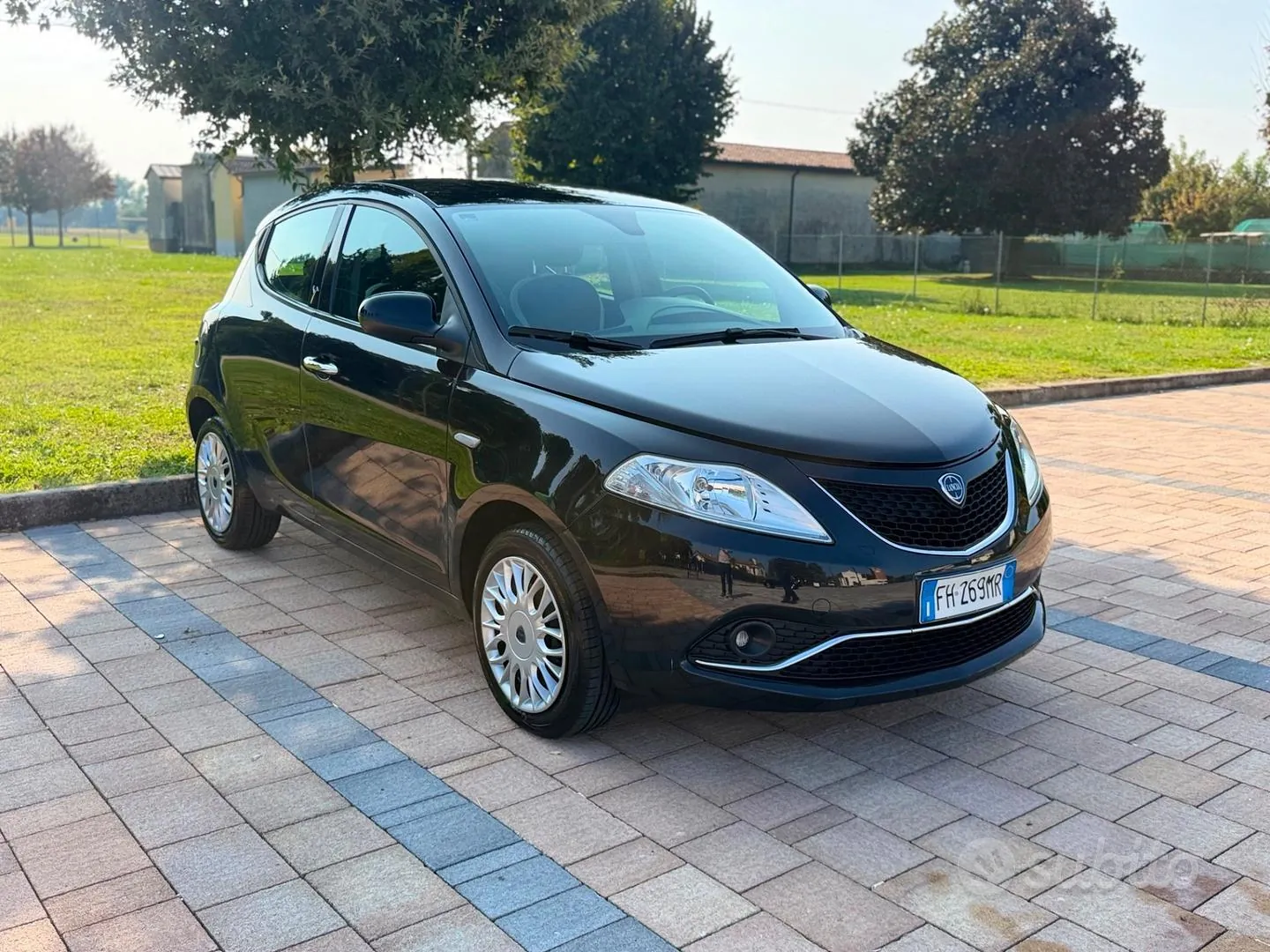 Lancia Ypsilon